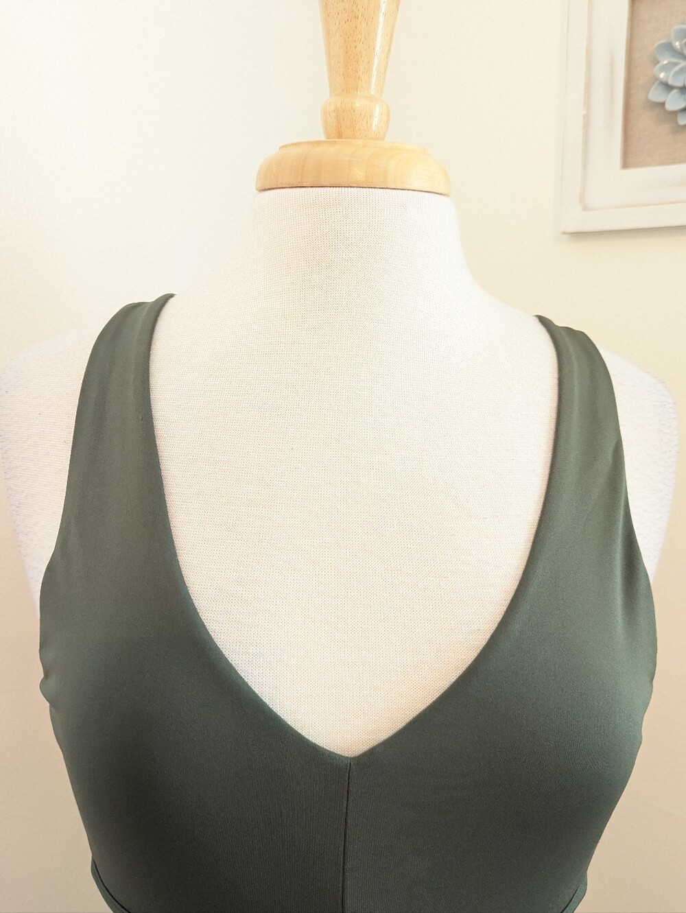 Fabletics All Day Every Day Adjustable Convertible Sports Bra Safari Green M - Picture 6 of 12